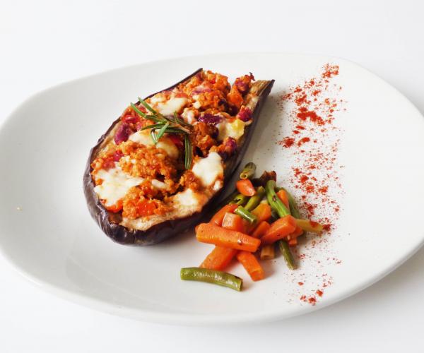 Berenjena rellena de chili