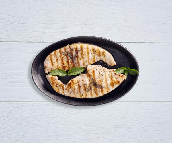 Bonito sobre cama de cebollas