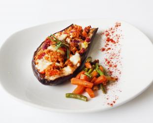 Berenjena rellena de chili